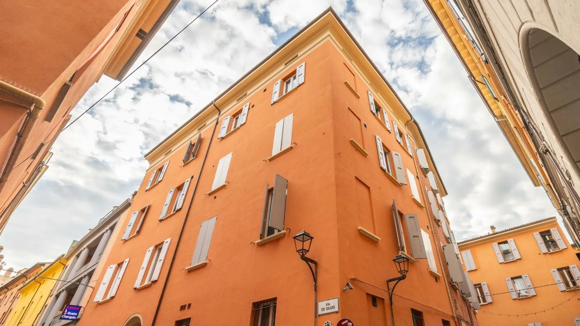 De'Giudei, Bologna By Short Holidays